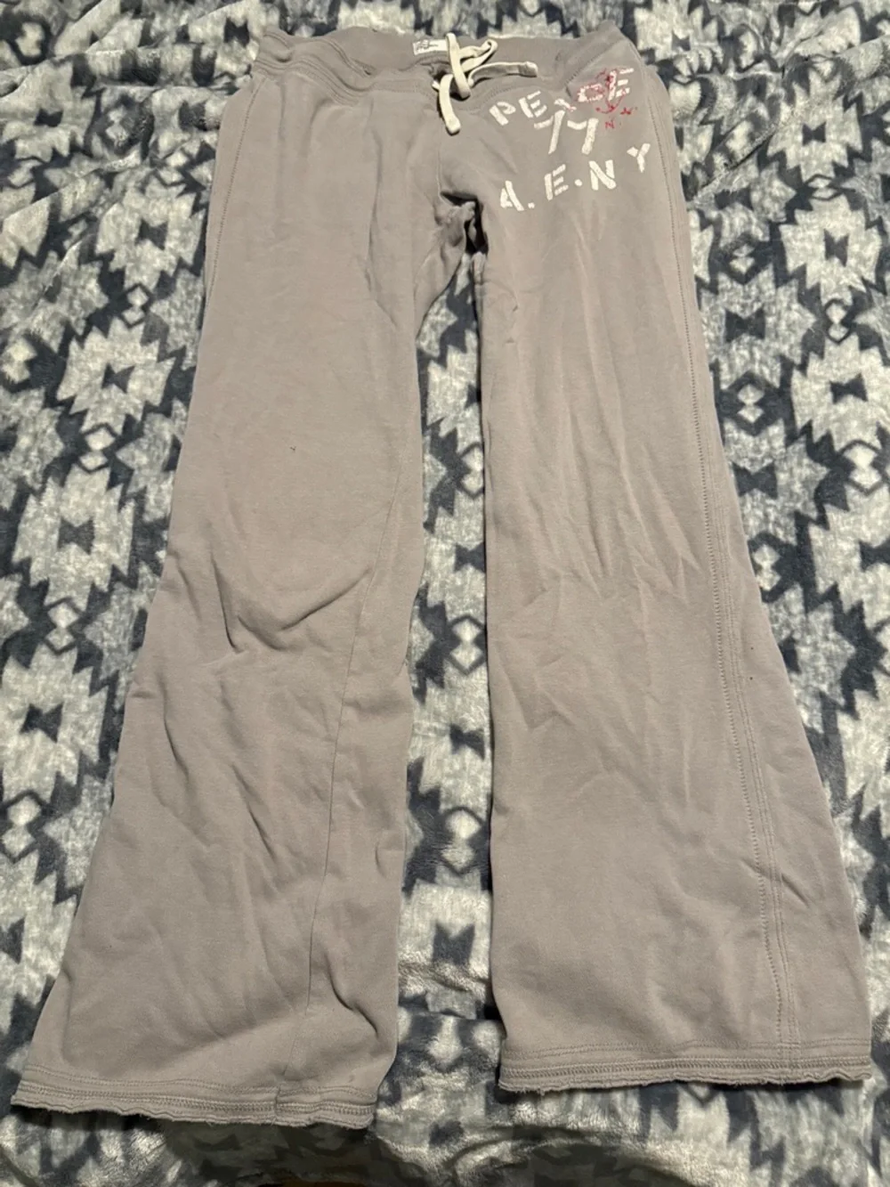 American Eagle Outfitters Mauve Gray Drawstring Lounge Pants - Picture 7 of 8